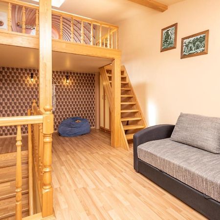 Yzzi Apartment พาลังกา ภายนอก รูปภาพ