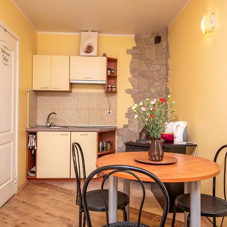 Yzzi Apartment พาลังกา ภายนอก รูปภาพ