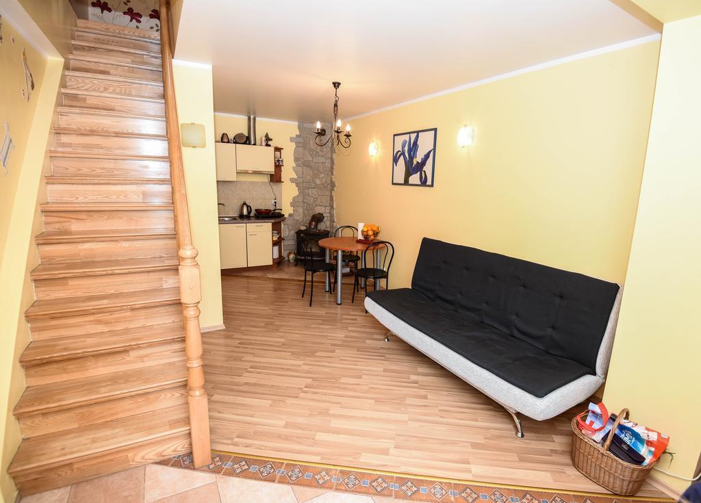 Yzzi Apartment พาลังกา ภายนอก รูปภาพ