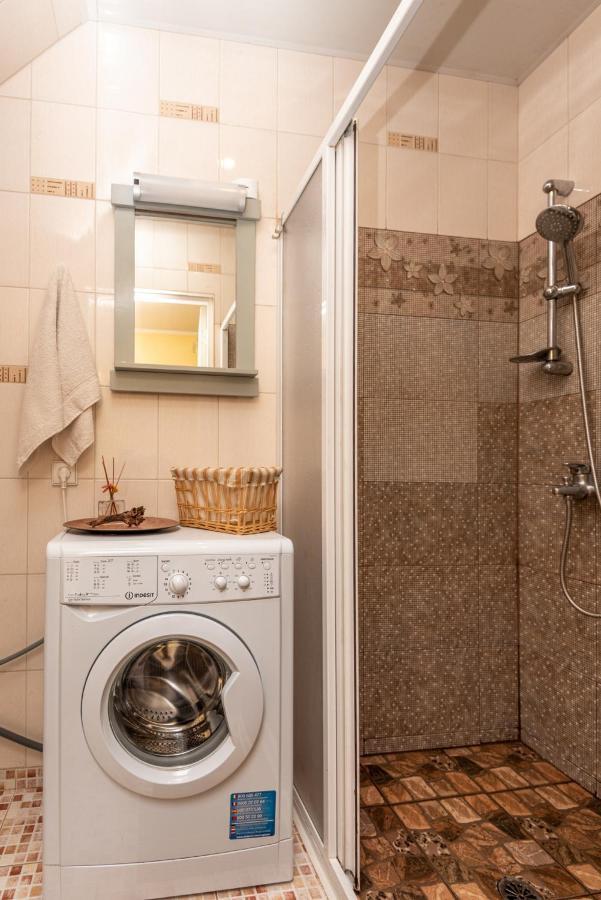 Yzzi Apartment พาลังกา ภายนอก รูปภาพ