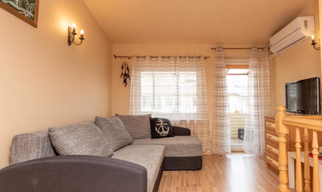 Yzzi Apartment พาลังกา ภายนอก รูปภาพ